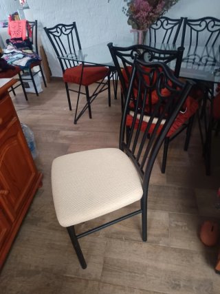 Mesa de comedor cristal y forja con 8 sillas