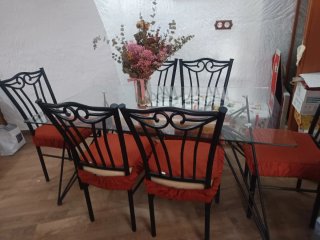 Mesa de comedor cristal y forja con 8 sillas