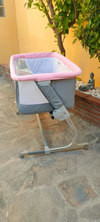 Mini cuna colecho rosa y gris, marca   Jané