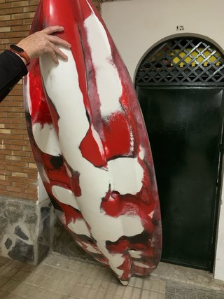 Kayak rojo y blanco con poco uso