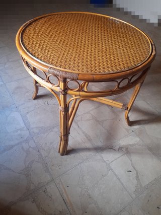Conjunto de mesa y sillas de mimbre