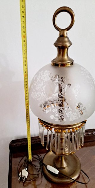 Lámpara de mesa vintage dorada