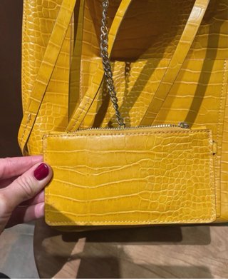 Bolso shopper Zara amarillo efecto piel