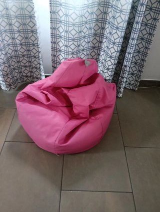 Puf rosa de tela