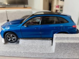 1:18 Mercedes-Benz GLC iScale Dealer Edition Nuevo