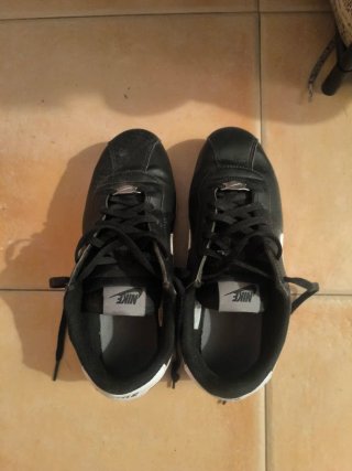Zapatillas Nike Mujer Negras y Blancas