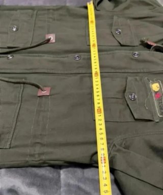 Chaqueta tipo militar.