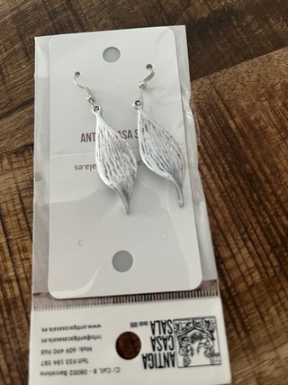 Pendientes hoja plateados nuevos