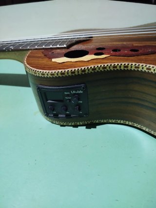 Ukelele tenor electroacústico Paisen