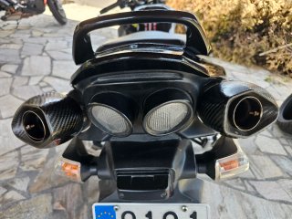 Suzuki GSR 600 Negra