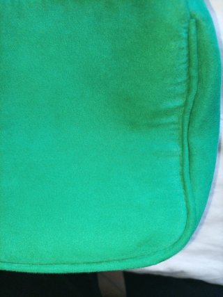 Borsa a spalla verde con dettagli oro