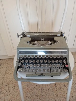 Máquina de escribir Hispano Olivetti Studio 40