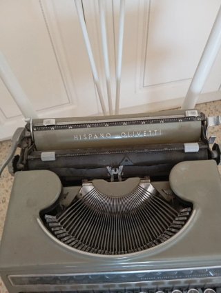 Máquina de escribir Hispano Olivetti Studio 40