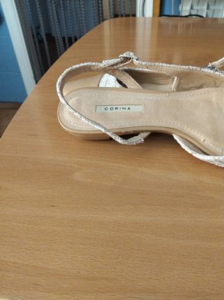 Zapatos planos destalonados beige
