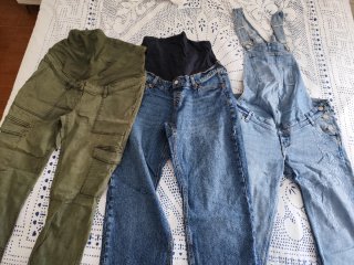 Pantalones premamá: verde y vaqueros