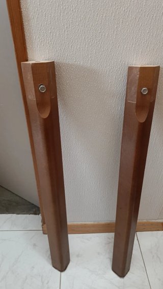 MESA CUADRADA DE MADERA