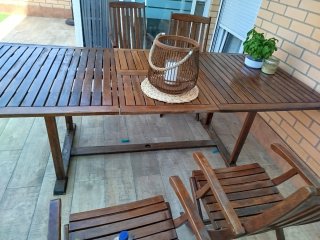Mesa de madera para terraza
