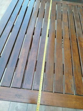 Mesa de madera para terraza