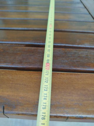 Mesa de madera para terraza