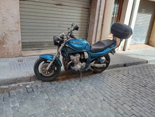 Suzuki Bandit Azul