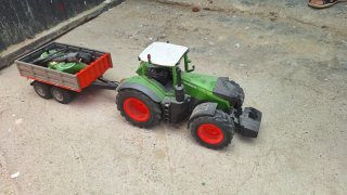 Tractor de Juguete con Remolque