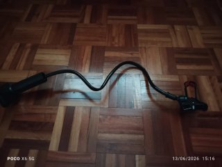 Soporte flexible móvil/tablet con pinza