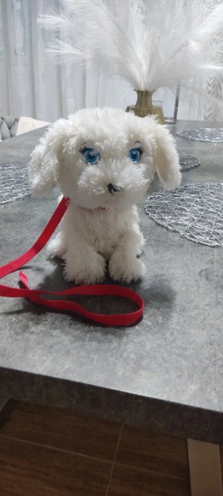 Peluche perro blanco con correa
