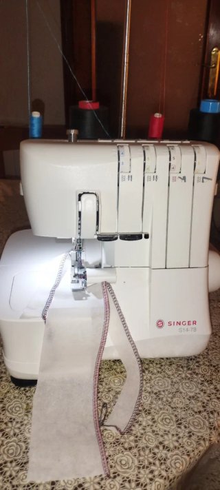 Remalladora Singer S14-78