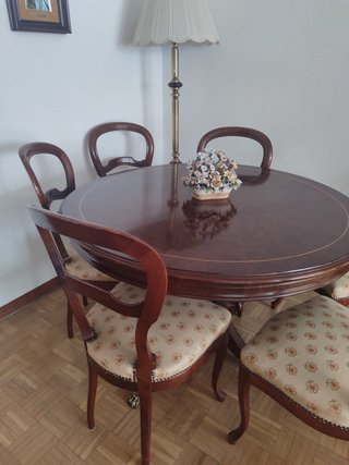Mesa y 4 Sillas Comedor Madera