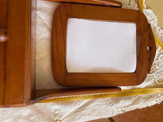 Mueblecito de madera con espejo