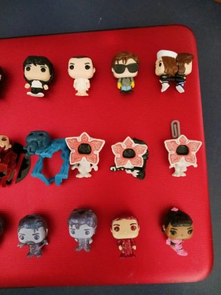 Colección Completa Stranger Things Kinder Joy