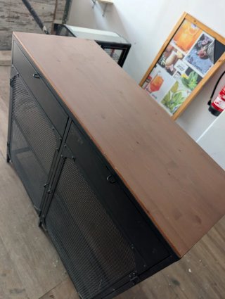 Mueble industrial metal y madera