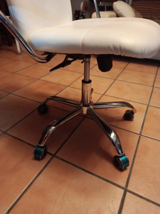 Silla de escritorio blanca