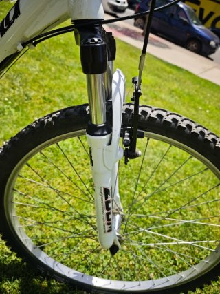 Bicicleta Montana 26 Blanca-Morada
