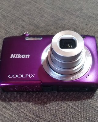 Cámara Nikon Coolpix S2800 Morada