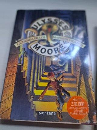 4 libros juveniles Ulysses Moore.