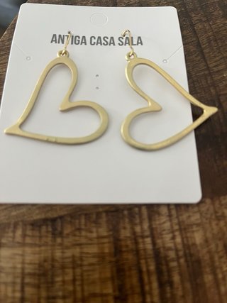 Pendientes corazón dorado grandes Antiga Casa Sala