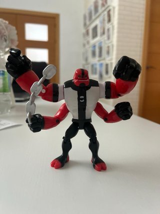 Muñecos de la colección BEN 10