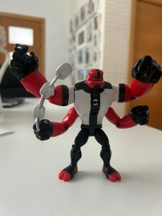 Muñecos de la colección BEN 10