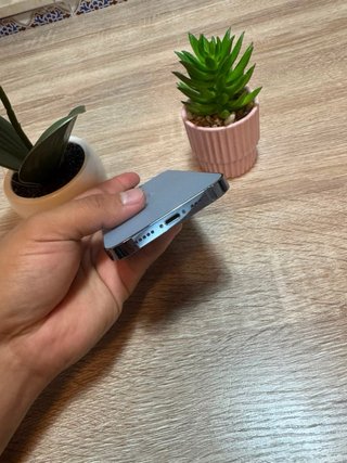 iPhone 13 Pro 256GB - Como Nuevo (Negociable)