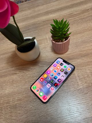 iPhone 13 Pro 256GB - Como Nuevo (Negociable)