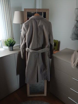 Abrigo Zara Beige Talla L con cuello pelo