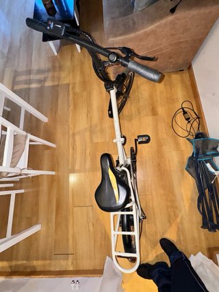 Bicicleta Eléctrica Plegable Blanca.