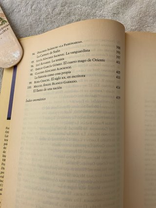 Los nuestros: cien vidas en la historia de España