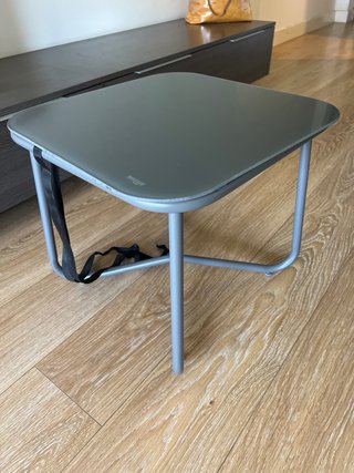 Silla y mesita de terraza