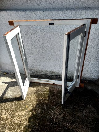 Ventana de madera maciza con 2 hojas