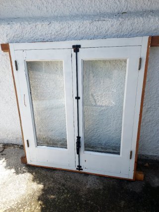Ventana de madera maciza con 2 hojas