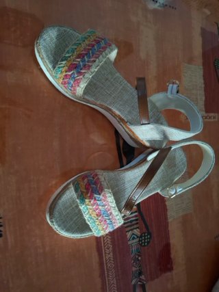 Sandalias de cuña multicolor