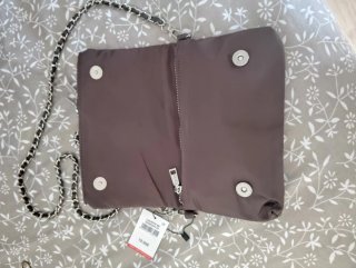 Bolso Misako marrón con cadena
