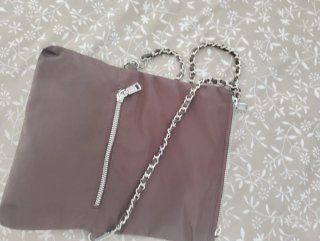 Bolso Misako marrón con cadena